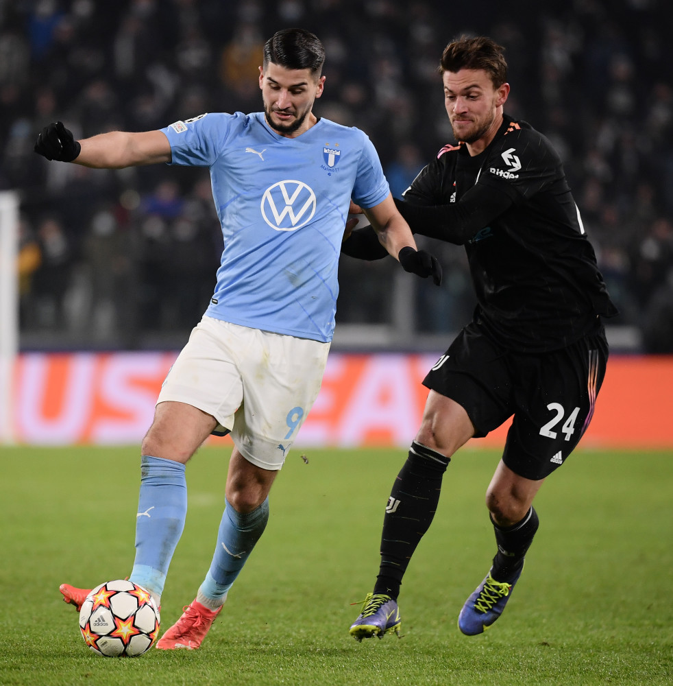 盘点最容易被忽视的足球小技巧（那些常被忽略的足球细节技巧合集）