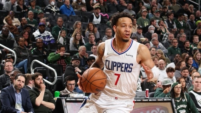 哈登：我和伦纳德的沟通很好，但光靠沟通是赢不了比赛的（哈登称与伦纳德交流顺畅，但仅凭沟通无法取胜）