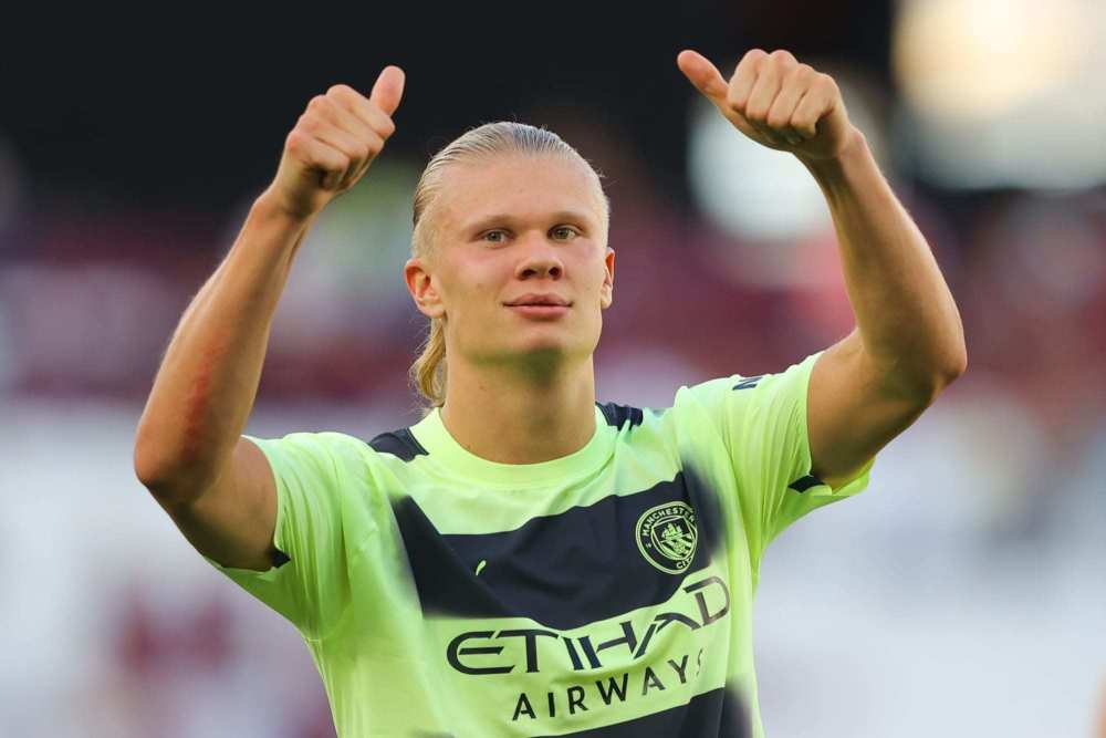 本世纪德甲戴帽数前10：莱万384场16次第1，凯恩76场10次第3（德甲本世纪帽子戏法前十：莱万384战16次领跑，凯恩76战10次位列第三）