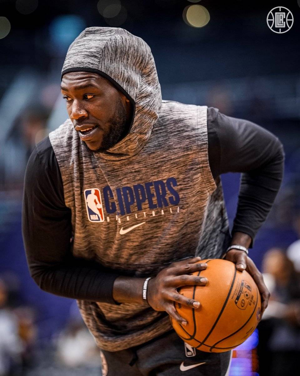 拜仁本赛季12轮保持不败，领跑积分榜，轰入44球，攻防俱佳，明日将迎战柏林联合。（拜仁前12轮不败领跑德甲，已入44球攻守俱优，明日迎战柏林联合）