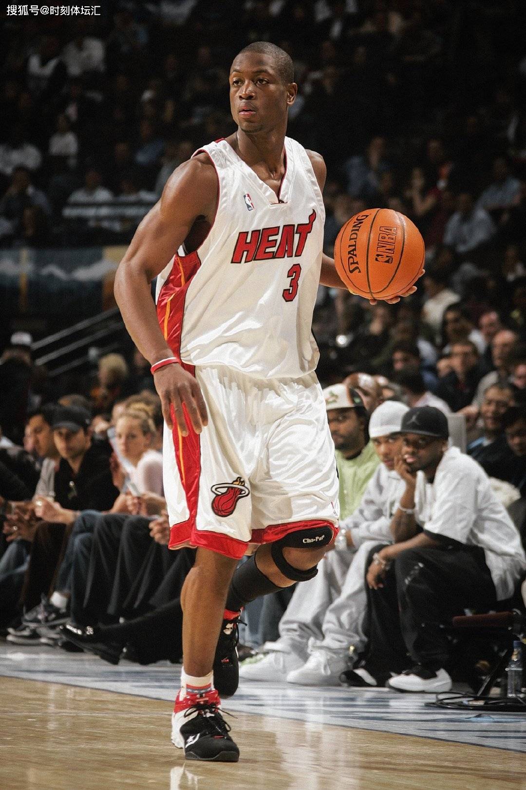 热身赛：U18国青2-1吉尔吉斯斯坦U18，魏祥鑫、贾伟伟建功（U18热身赛：国青2-1击败吉尔吉斯斯坦U18，魏祥鑫与贾伟伟破门）