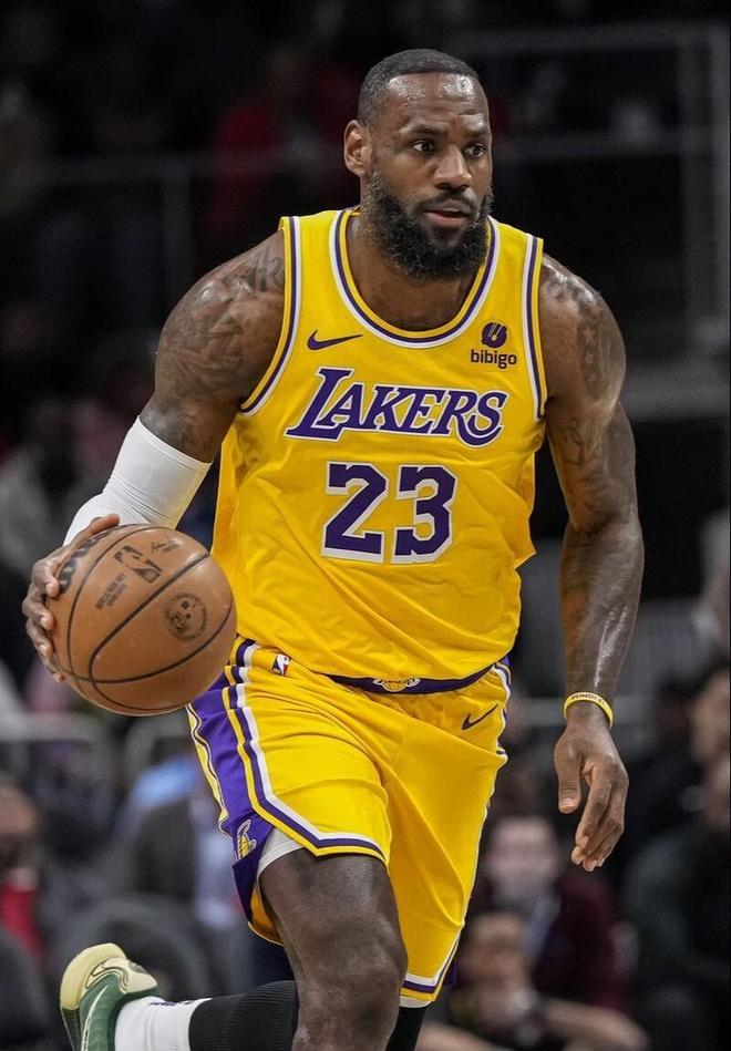 里程碑，萨比策完成多特生涯第100次出场（萨比策多特百场里程碑达成）