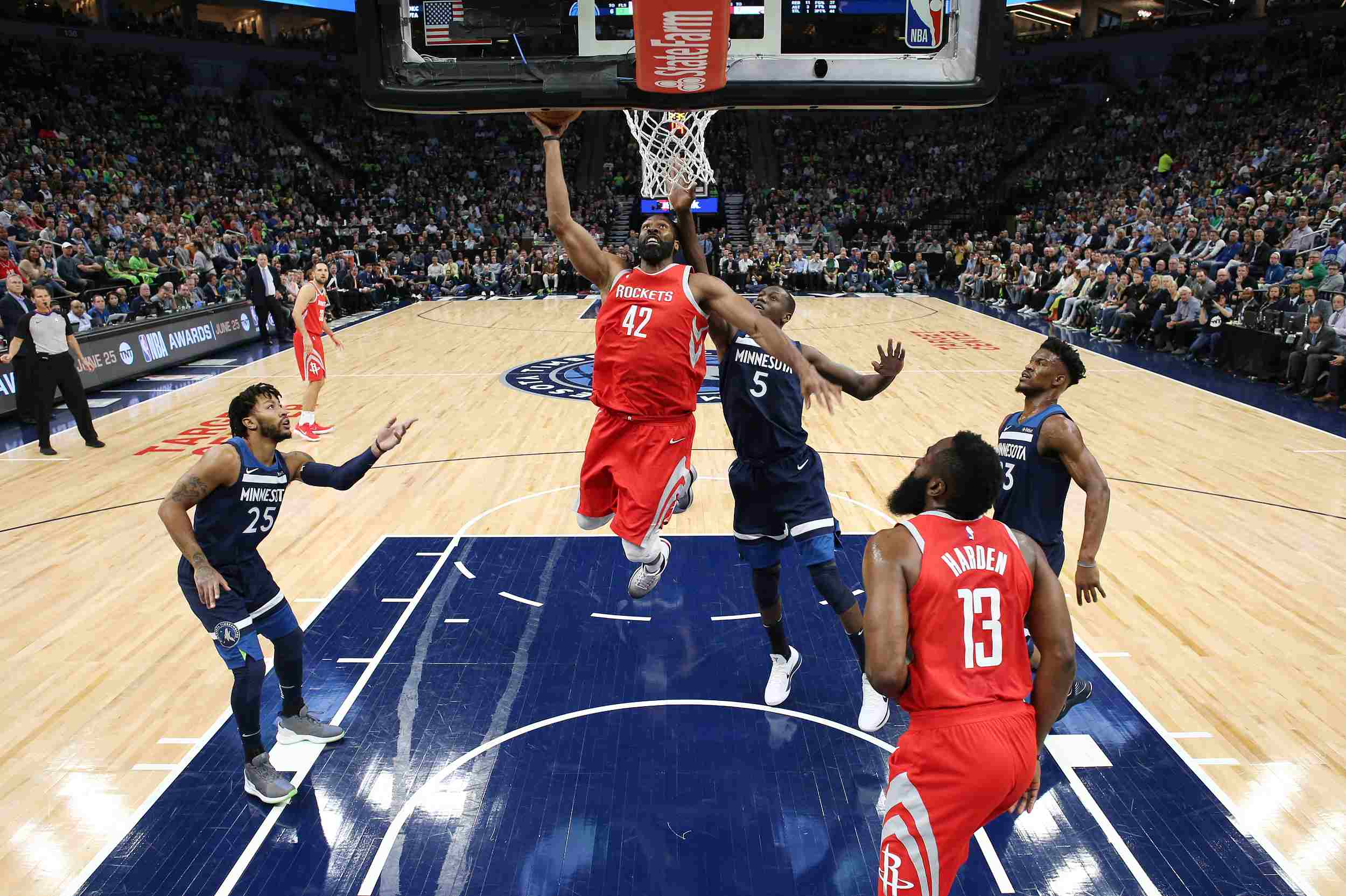 库里至少再缺席3场！科尔表示期待他能在与森林狼的比赛回归（科尔：库里至少还将缺席3场，争取战森林狼时复出）