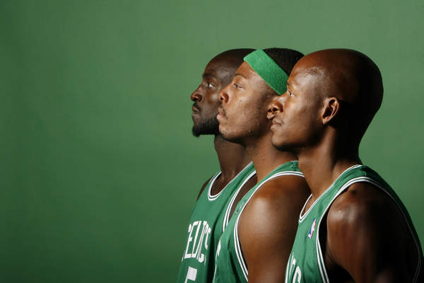 混团世界杯爆大冷！日本一哥被爆冷，张本美和剃光头，国乒打硬战（混团世界杯大冷门：日本一哥出局，张本美和剃发立志，国乒鏖战过关）