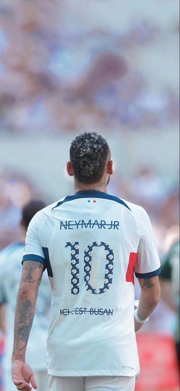 索默：我会弹吉他和钢琴；退役后我应该不当教练，压力太大了（索默自称会弹吉他与钢琴：退役后不考虑执教，压力太大）