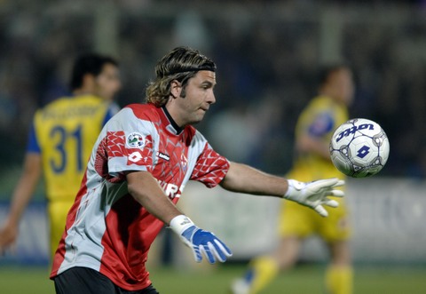 篮球小将如何快速脱颖而出？（篮球新秀怎样迅速崭露头角？）